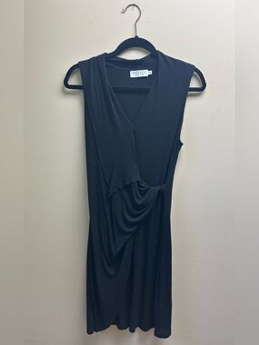 Velvet by Graham & Spencer Black Sleeveless Twist-Front Midi Dress